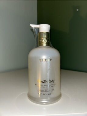 TRULY Vanilla Baby Hydrate + Renew Body Wash